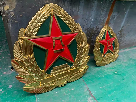 为什么大型警徽的制作需要精密工艺